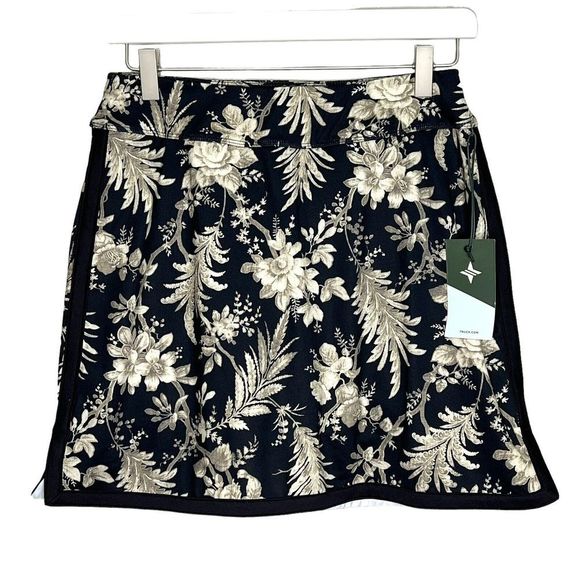 Tuckernuck Dresses & Skirts - Tuckernuck Ojai Vine Black Beige Floral Pull-On Mini Skort Size Medium NEW